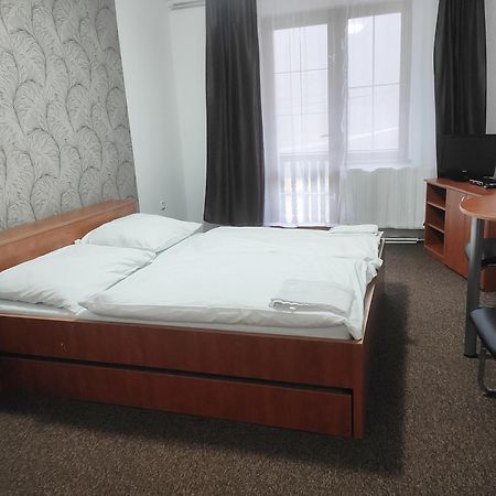 Horsky Hotel Eva Svätý Jur Δωμάτιο φωτογραφία
