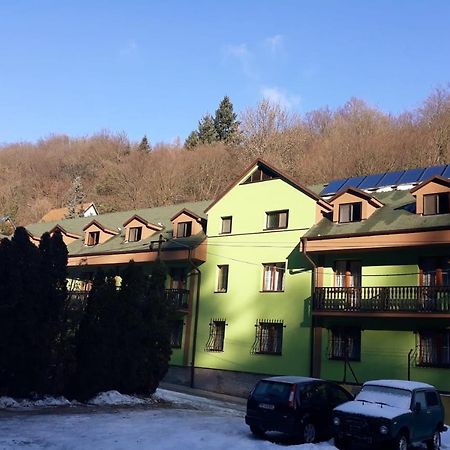 Horsky Hotel Eva Svätý Jur Εξωτερικό φωτογραφία