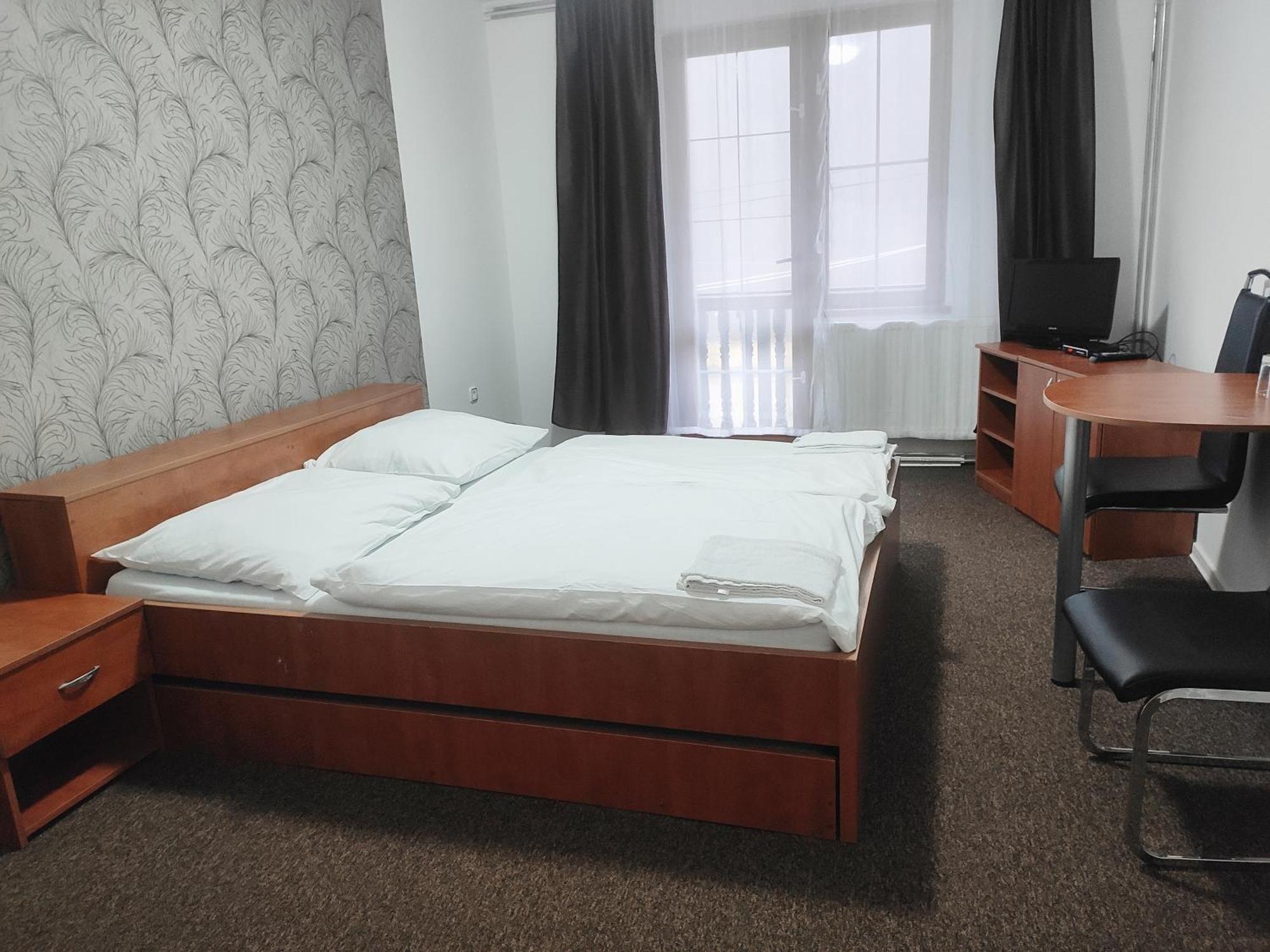 Horsky Hotel Eva Svätý Jur Δωμάτιο φωτογραφία