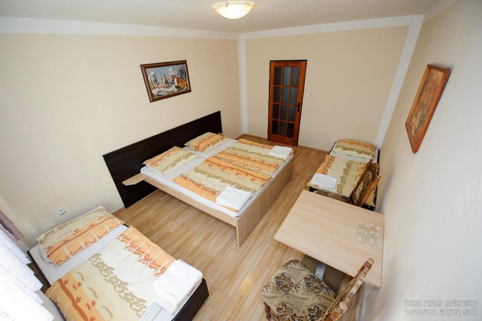 Horsky Hotel Eva Svätý Jur Εξωτερικό φωτογραφία